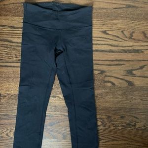 Black cropped lulus